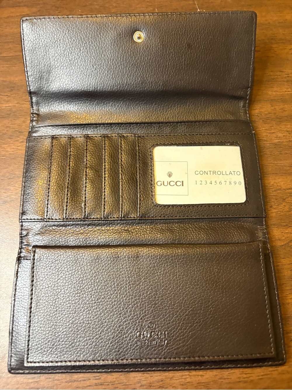 Women's Vintage Gucci Wallet - Picture 5 of 7